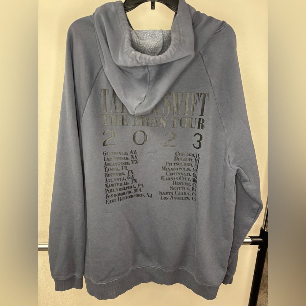 Taylor Swift The Eras Tour Hoodie Size XL - Picture 3 of 6